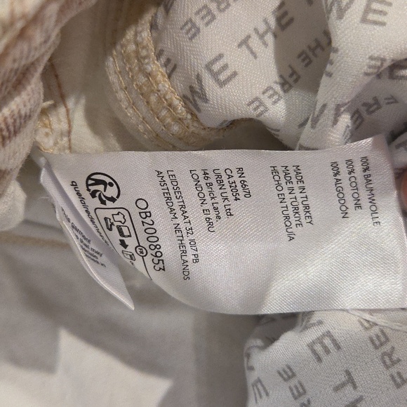 CAT PRINT!!  We The Free Good Luck Printed Barrel Jeans CAT PRINT PRINTED JEANS - Picture 5 of 7